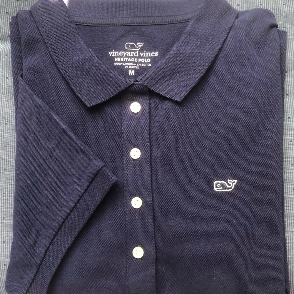 Vineyard Vines Women’s Navy knit shirt size M